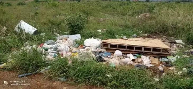 Acúmulo de lixo na saída de Itarantim para Nicodemos gera preocupação