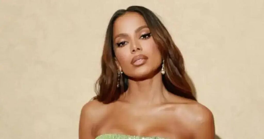 Anitta processa farmacêutica por uso indevido de seu nome