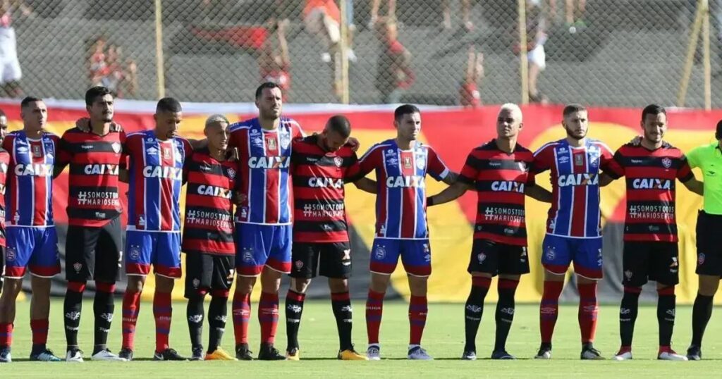 Bastidores do clássico Ba-Vi: Lateral revela táticas de expulsão