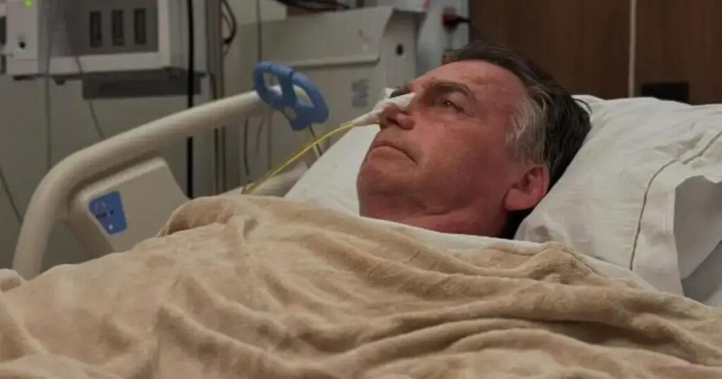 Bolsonaro inicia ingestão oral de água e gelatina após cirurgia