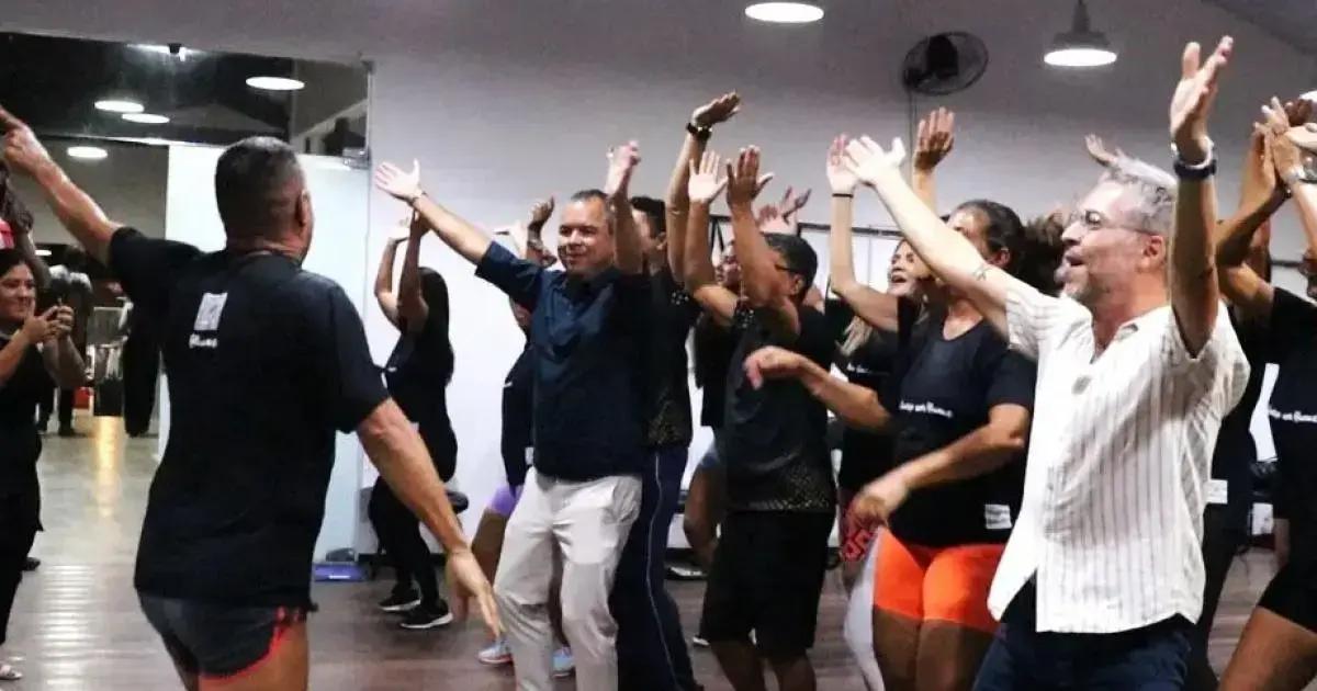 Bruno Monteiro dança Ivete Sangalo em ensaio pré-Micareta de Feira