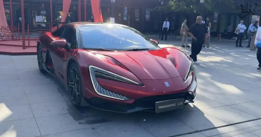 BYD apresenta Yangwang U9: supercarro elétrico que inova no luxo automotivo