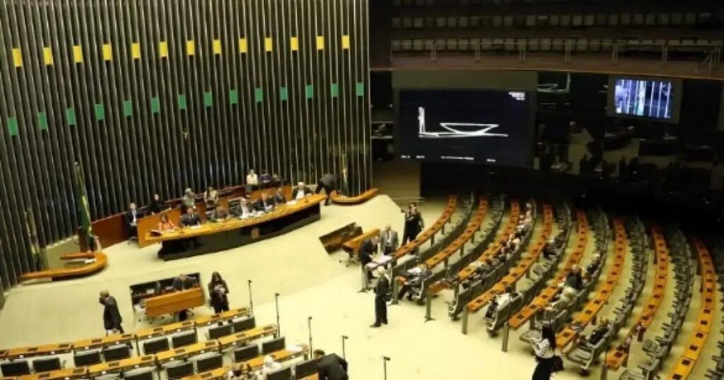 Câmara dos Deputados articula aumento do número de deputados com Hugo Motta