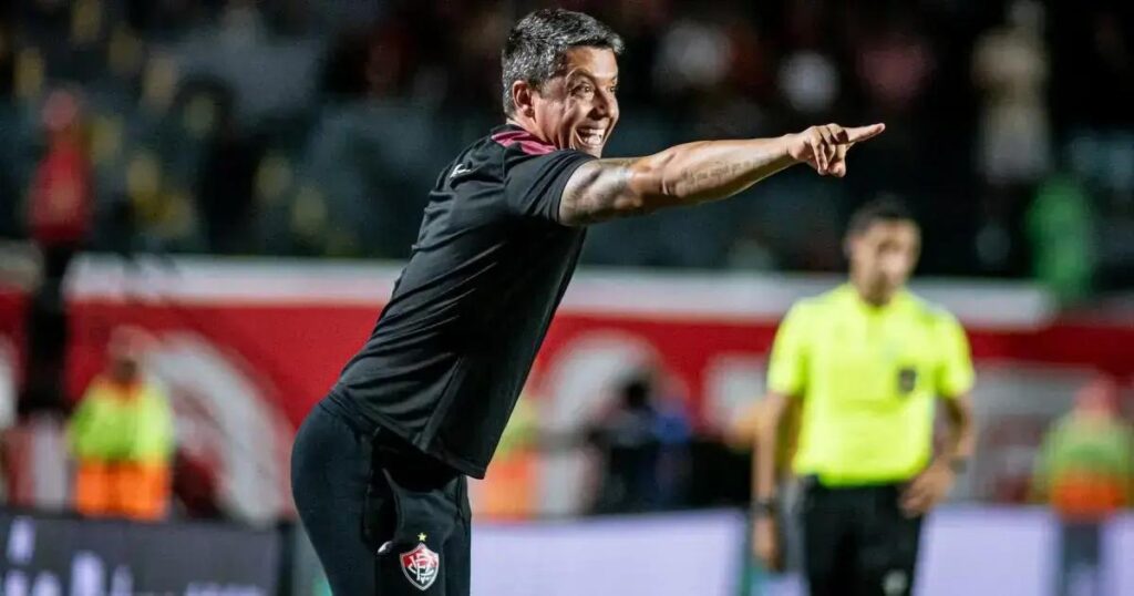 Carpini descarta pressão sobre sua demissão no Vitória após empate com o Grêmio