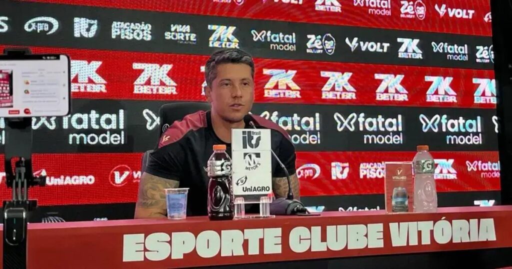 Carpini explica falhas da defesa do Vitória no Brasileirão 2025