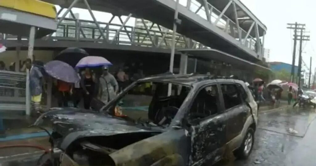 Carro em chamas provoca transtornos na manhã de quarta-feira em Narandiba