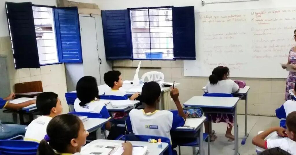 Desempenho escolar no Brasil não volta aos níveis pré-pandemia