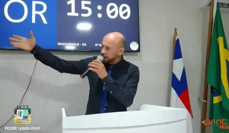 Discussão quente na Câmara de Maiquinique: vereador abandona tribuna