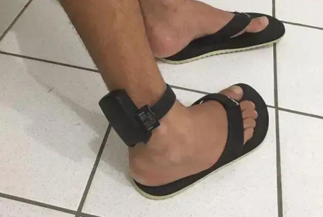 Governo sanciona lei obrigando tornozeleira eletrônica para agressores de mulheres