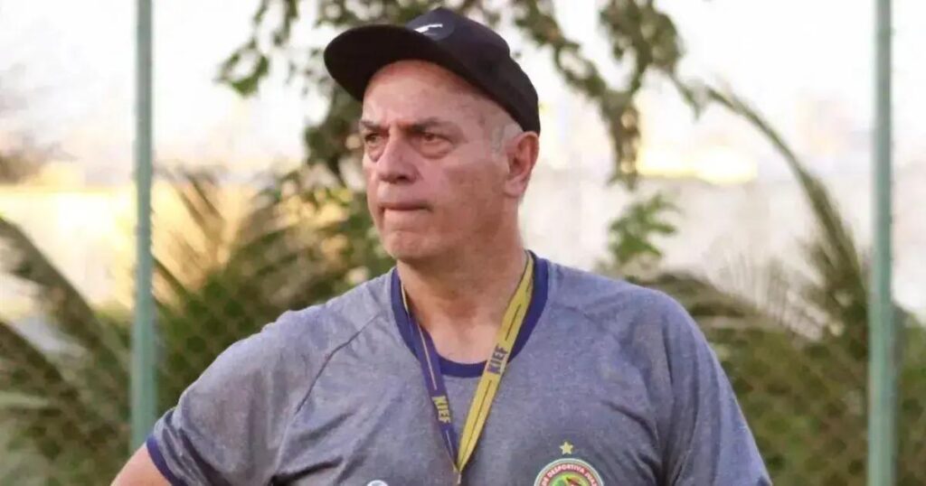 Juazeirense demite técnico Carlos Rabello e Zé Carijé assume interinamente