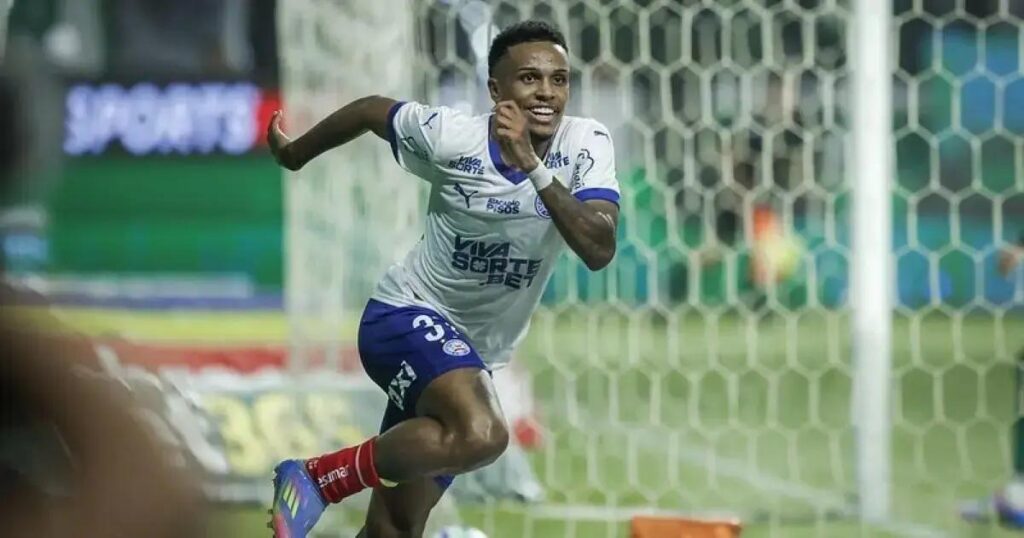 Kayky celebra vitória do Bahia e valoriza força do elenco no Brasileirão