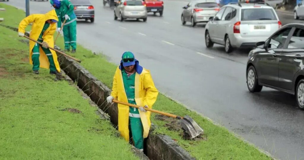 Limpurb intensifica ações de prevenção durante período chuvoso em Salvador