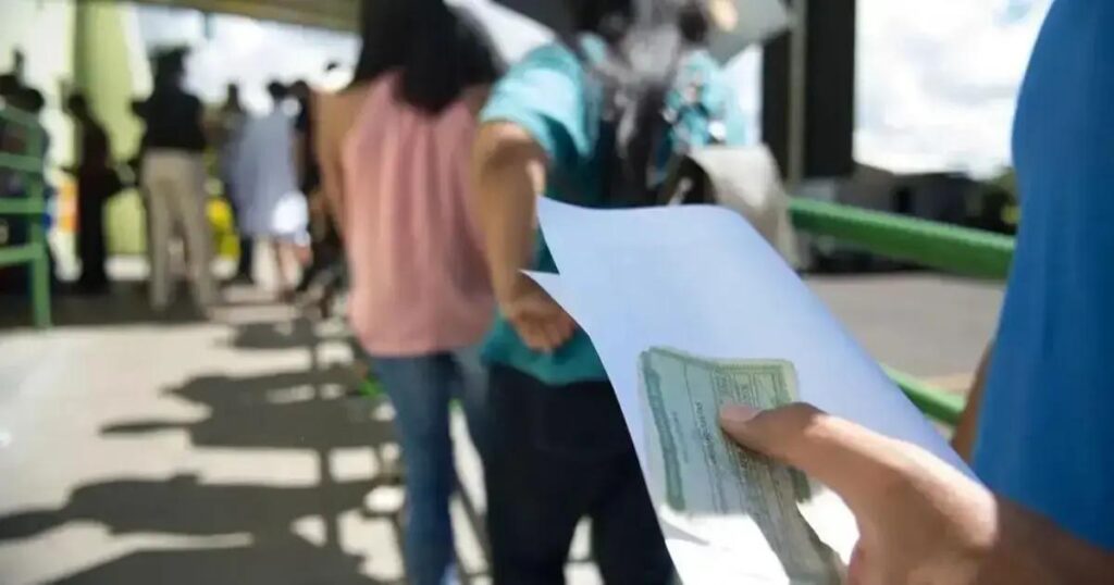 Mais de 260 mil eleitores correm o risco de perder o título na Bahia