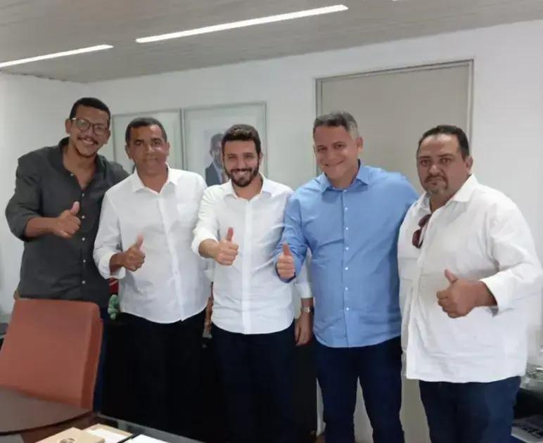 Oposição de Condeúba discute parceria com deputado e secretário de agricultura