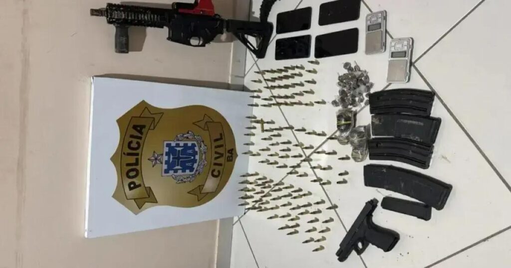 Polícia Civil apreende fuzil e granadas em operação em Eunápolis