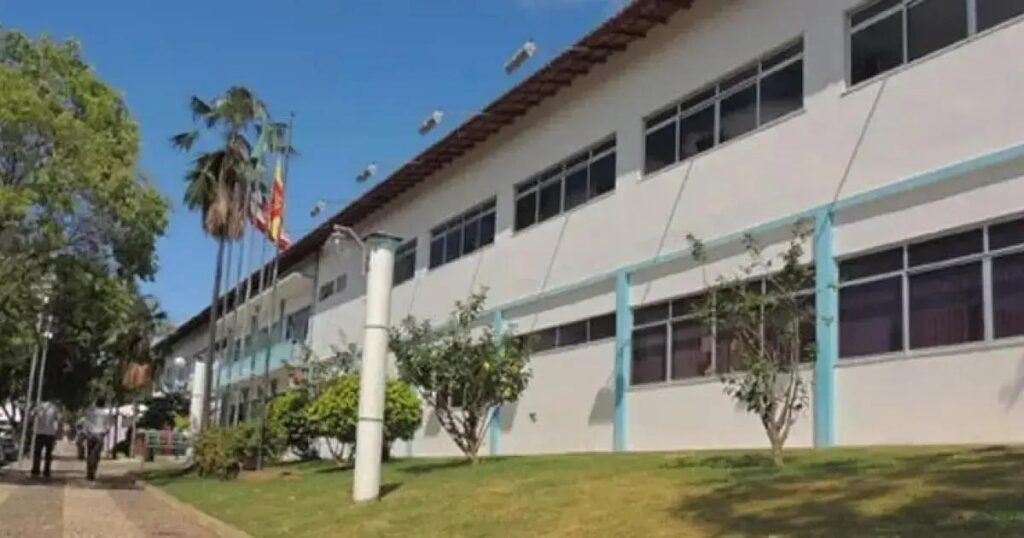 Prefeito de Brumado revoga decreto de calamidade pública e financeira