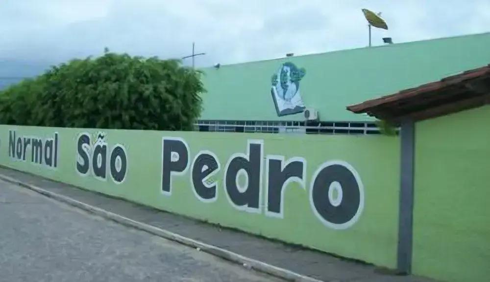 Professor é ameaçado por aluno durante aula em Macarani