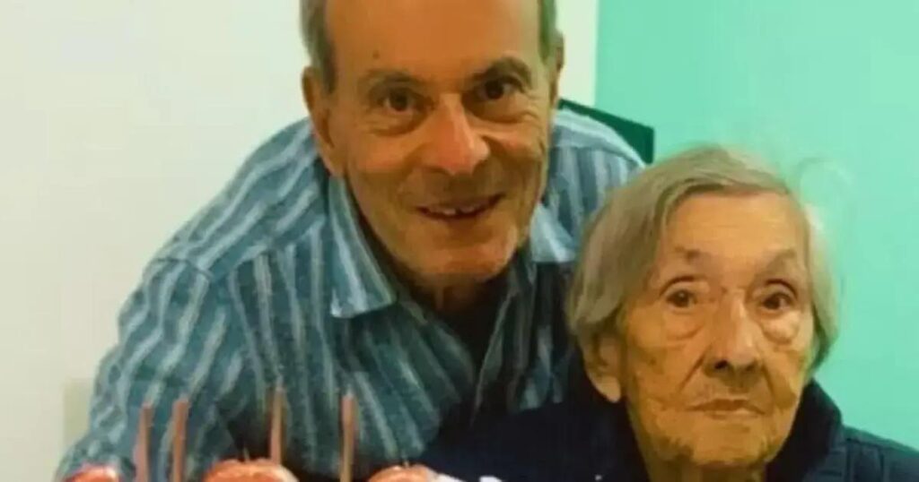 Saúde da mãe impede Ney Matogrosso de compartilhar estreia de cinebiografia