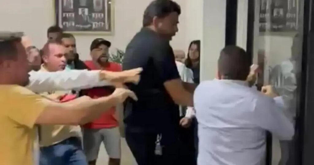 Vereadores de Itatim trocam farpas e quase saem no tapa durante sessão