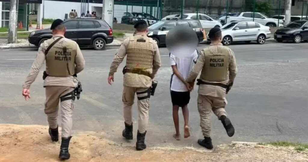 Adolescente apreendido após tentativa de roubo a médico na Barra
