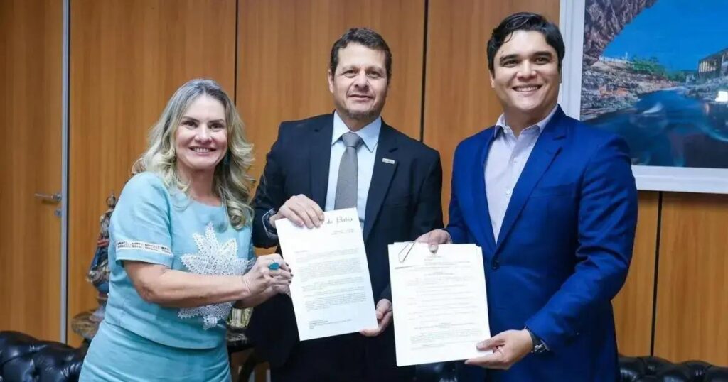 Bahia apresenta LDO 2026 com receita de R$ 72 bilhões e crescimento de 3%