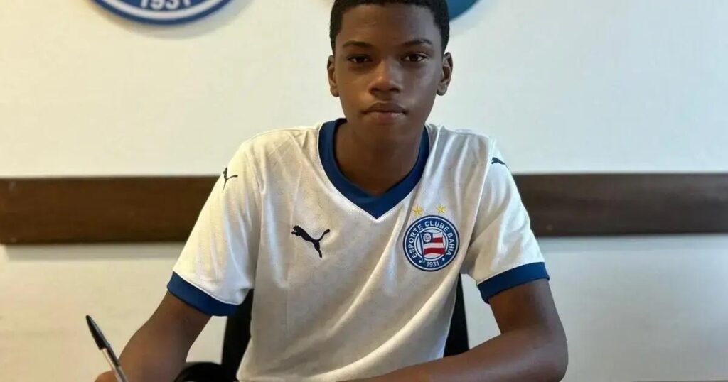 Bahia conquista zagueiro da Ferroviária, superando grandes clubes