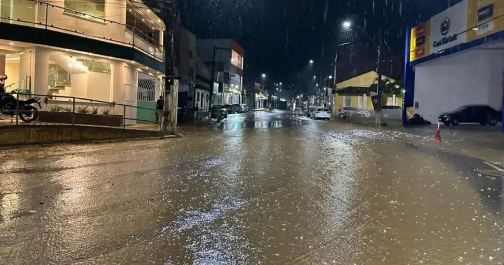 Bahia em alerta: chuvas intensas e recomendações do INMET
