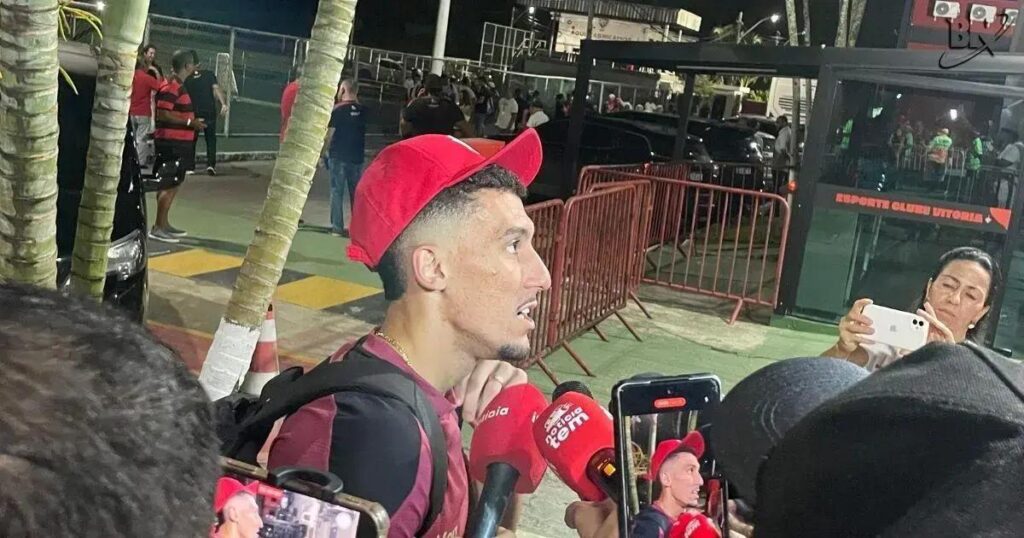 Baralhas celebra triunfo do Vitória e mira clássico Ba-Vi: "Seguiremos fortes"