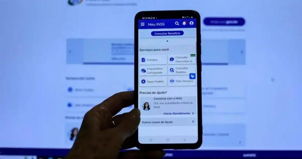 Beneficiários do INSS buscam reembolso de descontos indevidos