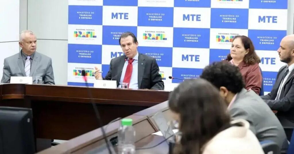 Brasil registra 257 mil novas vagas de trabalho em abril de 2025