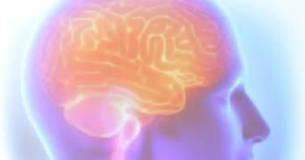 Caminhada Maio Bordô promove conscientização sobre dores de cabeça