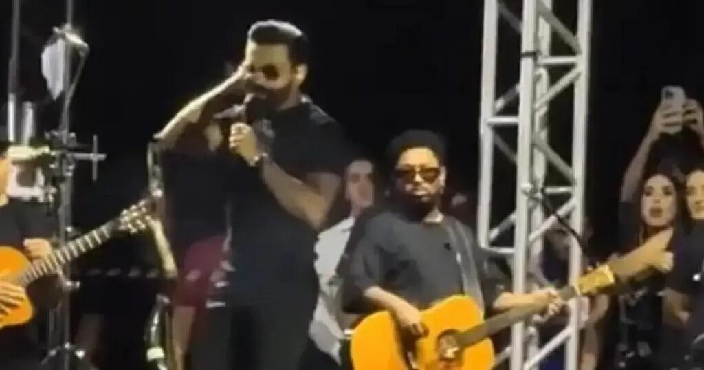 Cantor Pablo interrompe show após mulher lançar objetos no palco no Piauí