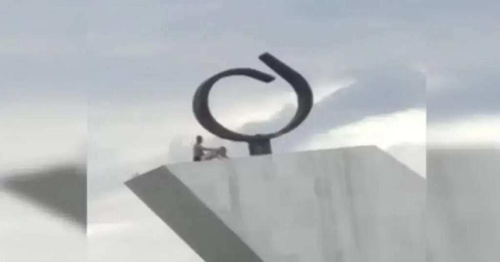 Casal é flagrado fazendo sexo no Panteão da Pátria em Brasília