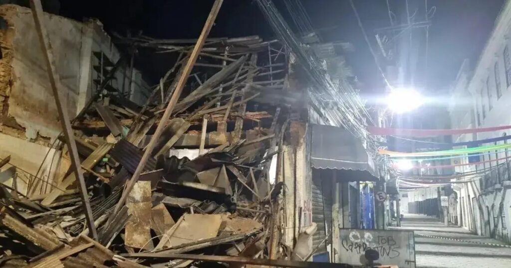 Casarão desaba na Barroquinha e mobiliza Defesa Civil em Salvador