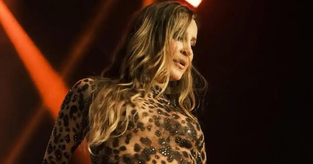 Claudia Leitte é citada em improbidade trabalhista de quase R$ 300 mil