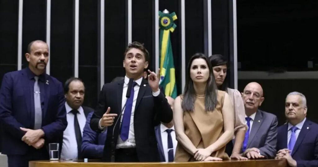 Deputados protocolam projetos para derrubar aumento do IOF