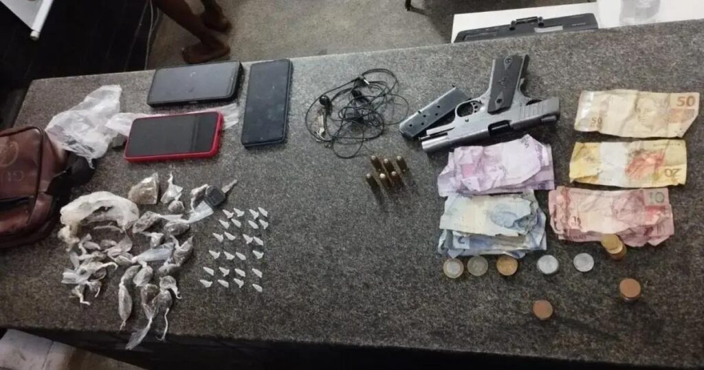 Dois homens presos por tráfico de drogas durante ação policial em Maragogipe