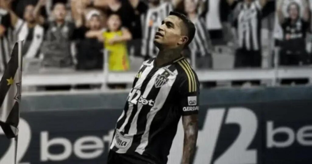 Dudu se junta ao Atlético-MG após polêmica com o Cruzeiro