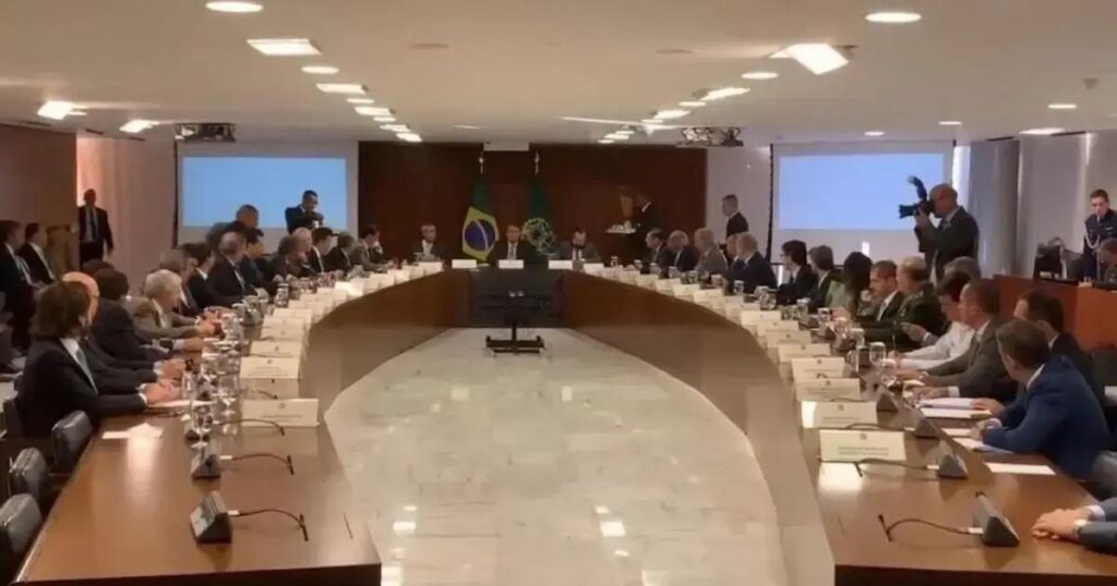 Ex-ministros de Bolsonaro negam tentativa de golpe em depoimento ao STF