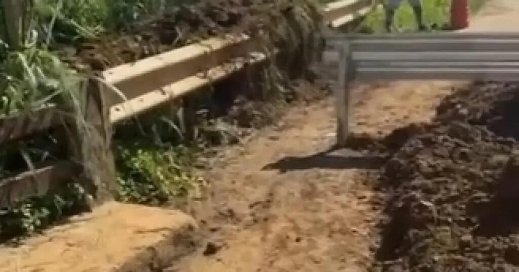 Ex-prefeito de Itapebi libera acesso para pedestres na ponte fechada