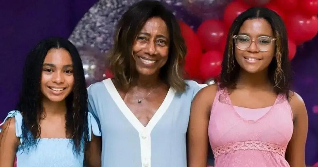 Filhas de Gloria Maria espalham suas cinzas em homenagem tocante