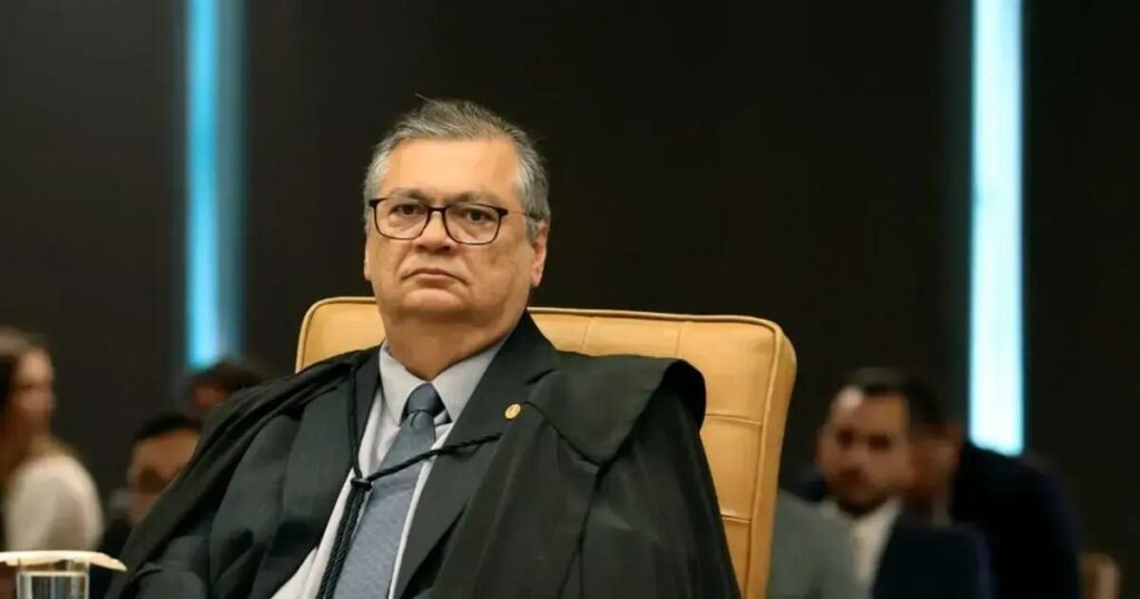 Flávio Dino ironiza ofensas recebidas durante sessão do STF