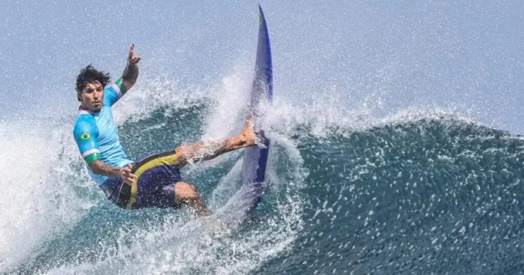 Gabriel Medina se prepara para voltar às competições de surfe após lesão