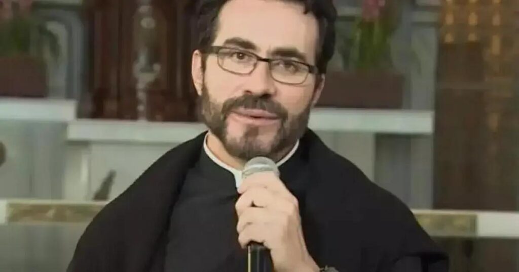 Gerente de cafeteria é demitido após confusão com Padre Fábio de Melo