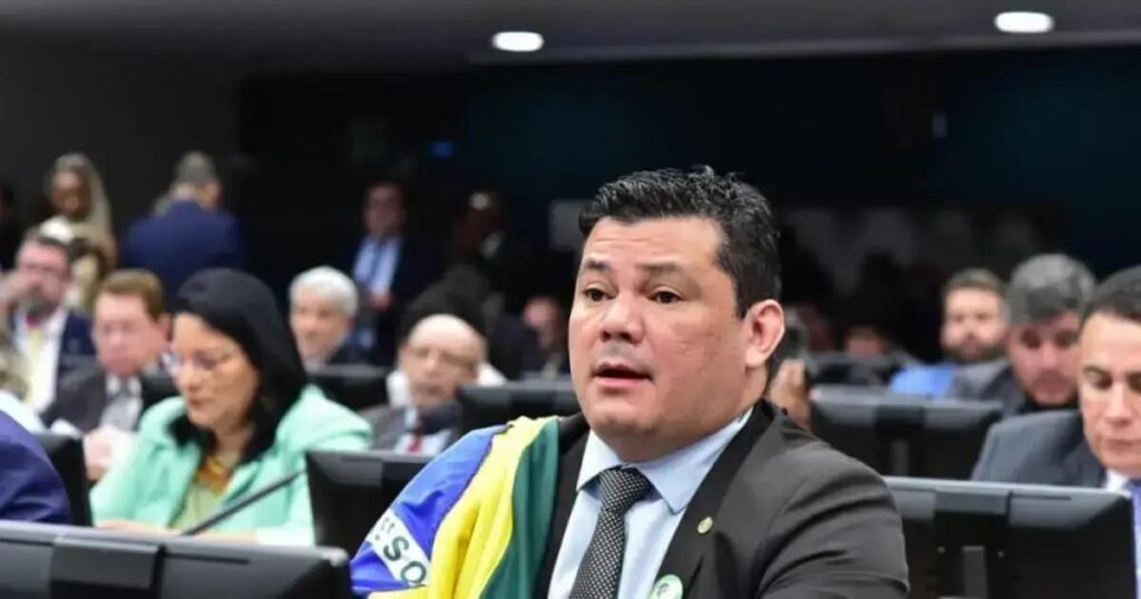 Gilvan da Federal tem mandato suspenso por ofensas a Gleisi Hoffmann
