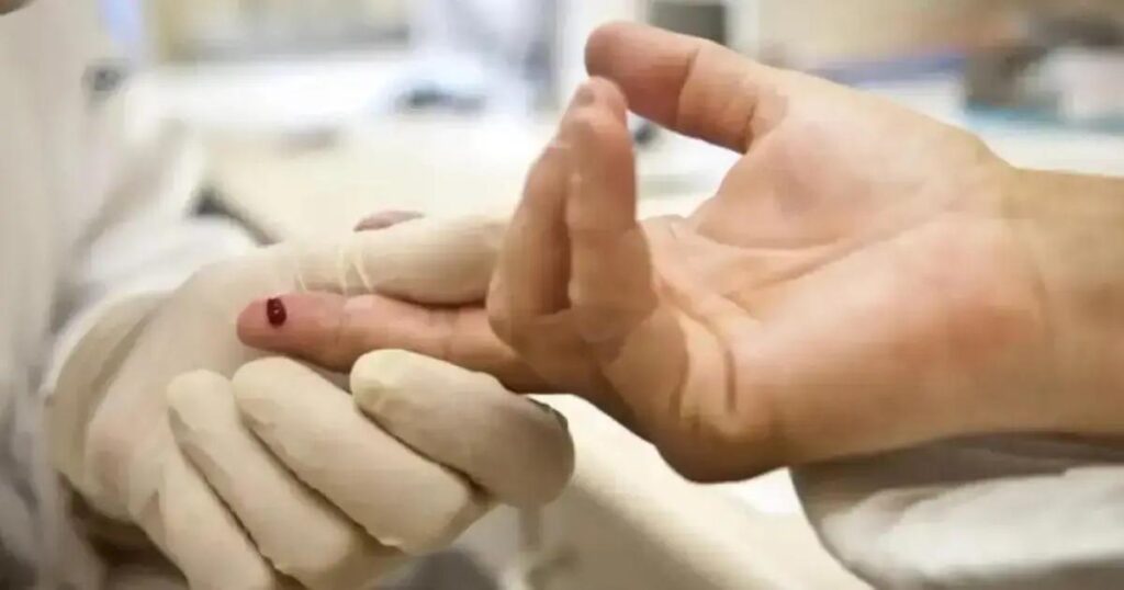 Governo dos EUA encerra pesquisa sobre vacina contra HIV e corta verbas