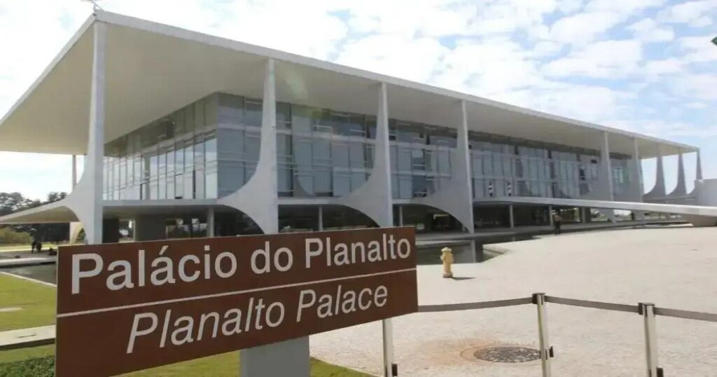 Governo Lula propõe regulação de plataformas digitais com poder de bloqueio