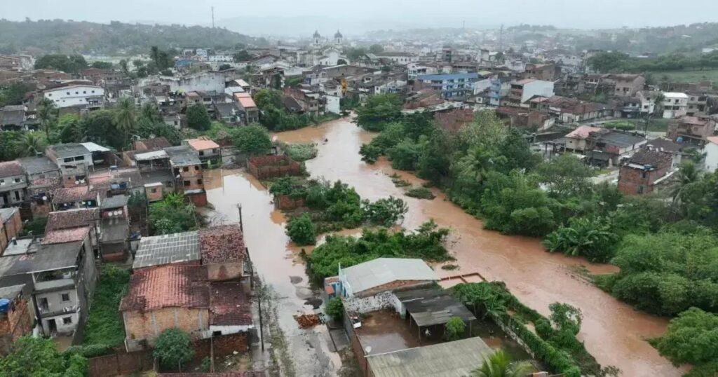 Governo mobiliza apoio a municípios da Bahia afetados por chuvas
