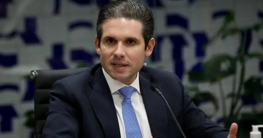 Hugo Motta sugere rever isenções fiscais em vez de aumentar o IOF