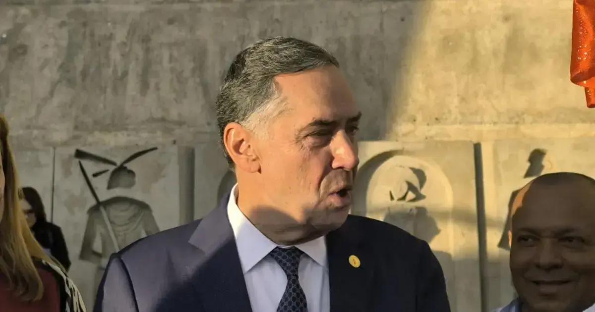 Luís Roberto Barroso recebe título de Cidadão Baiano com emoção em celebração na AL-BA